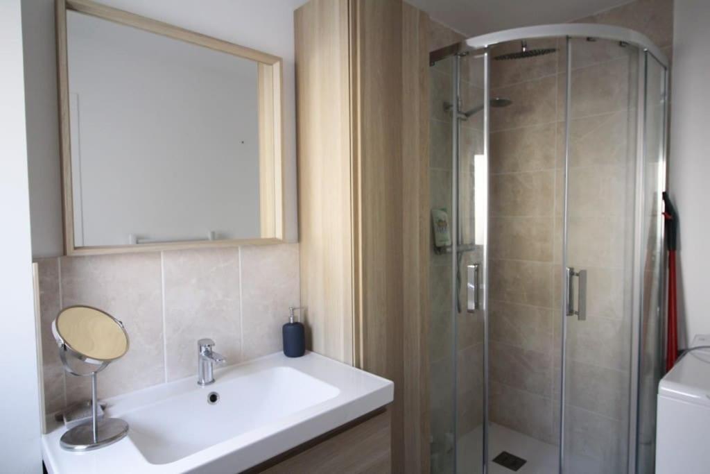 Appartement Avec Terrasse Privee, Plage A Pied 생 오뱅 쉬르 메르 외부 사진